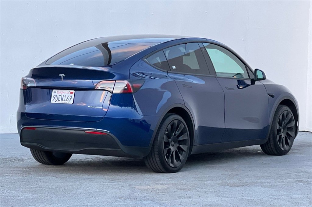 Used 2023 Tesla Model Y Long Range image 4