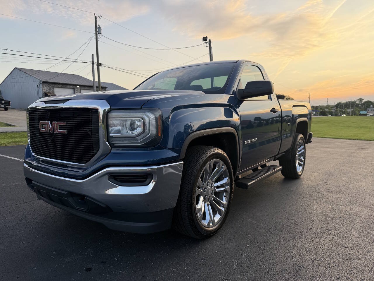 Used 2016 GMC Sierra 1500 2WD Regular Cab image 1