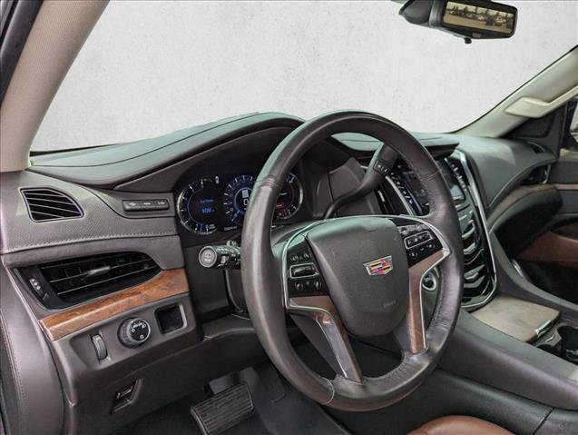 Used 2017 Cadillac Escalade ESV Premium Luxury RWD image 12