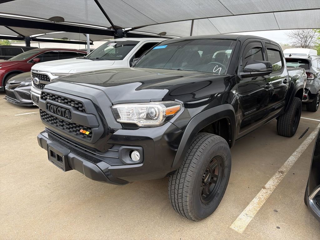 Used 2020 Toyota Tacoma TRD Off-Road image 1