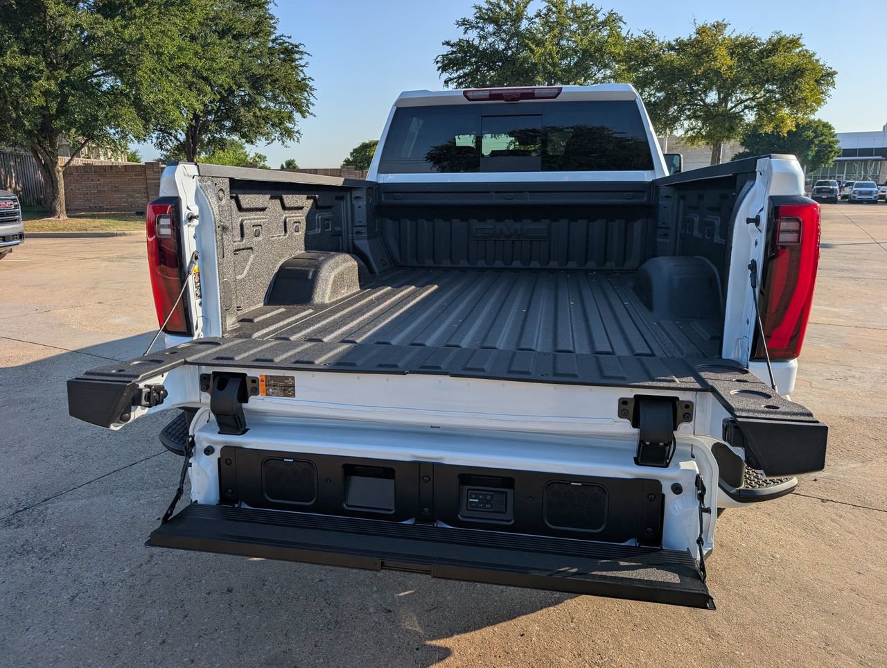 New 2026 GMC Sierra 2500 Denali Ultimate AWD/4WD image 7
