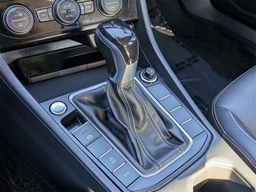 Used 2024 Volkswagen Jetta SE image 18