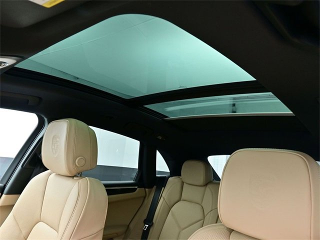 New 2026 Porsche Macan image 16