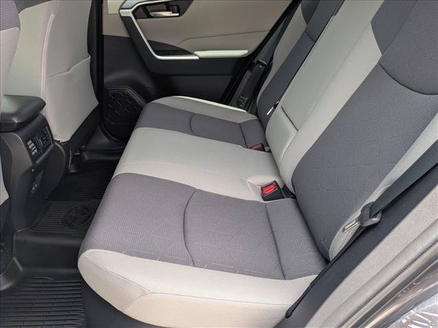 Used 2025 Toyota RAV4 XLE AWD/4WD image 17