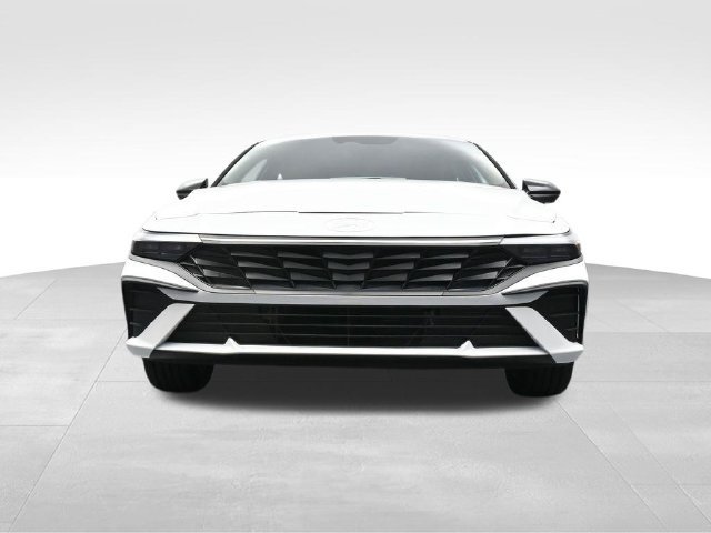 Certified 2025 Hyundai Elantra SEL FWD image 32