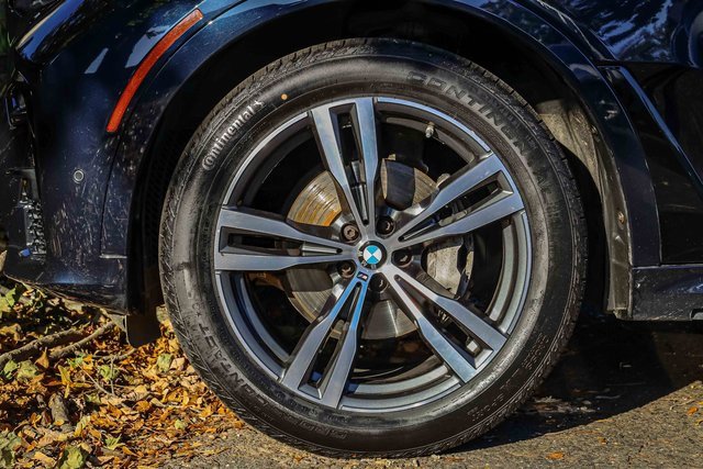 Used 2022 BMW X7 xDrive40i w/ M Sport Package image 25