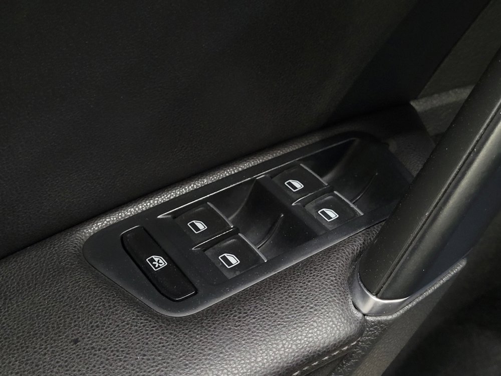 Used 2015 Volkswagen Golf SEL FWD image 27