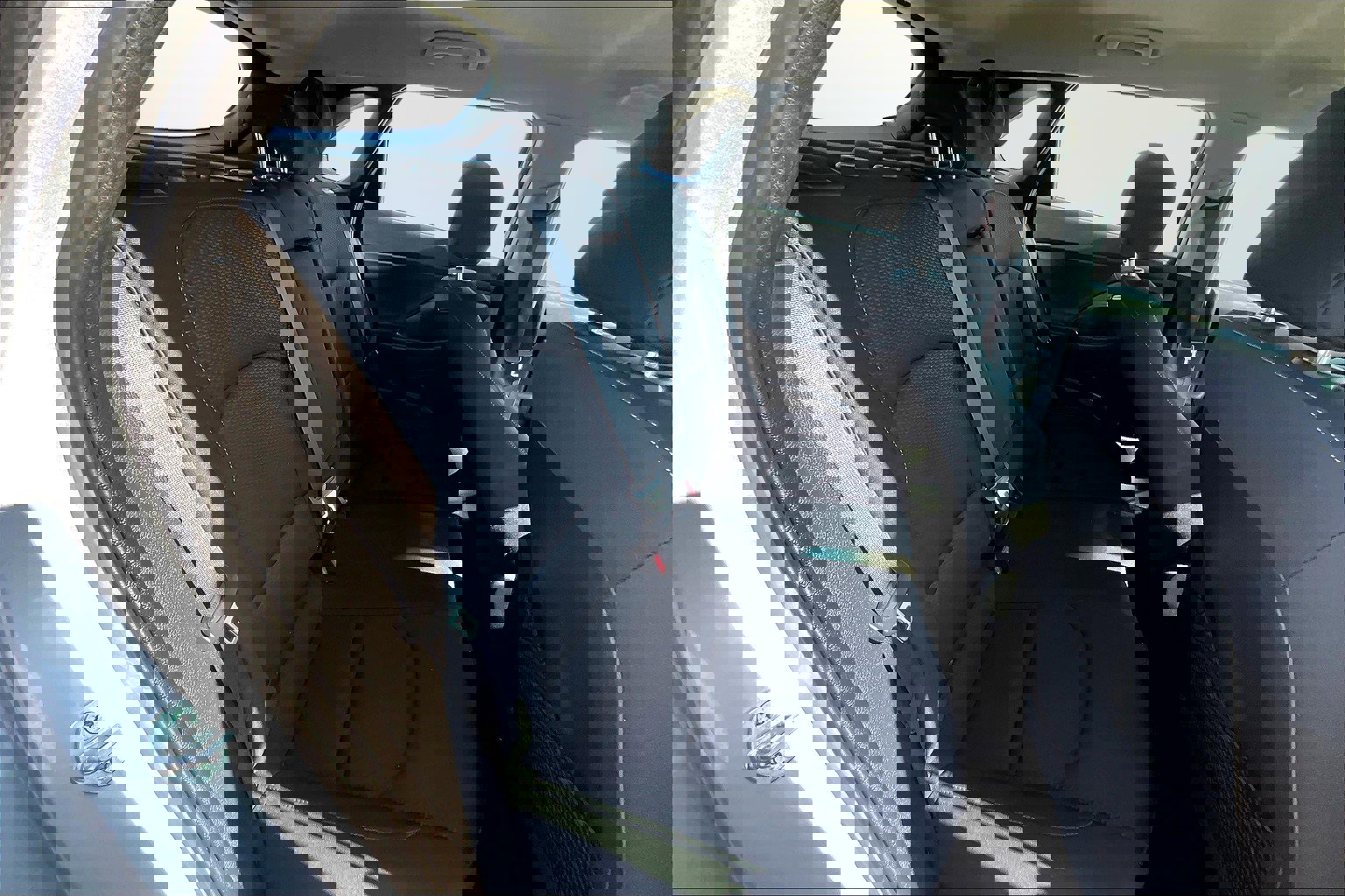 Used 2018 Hyundai Elantra GT image 17