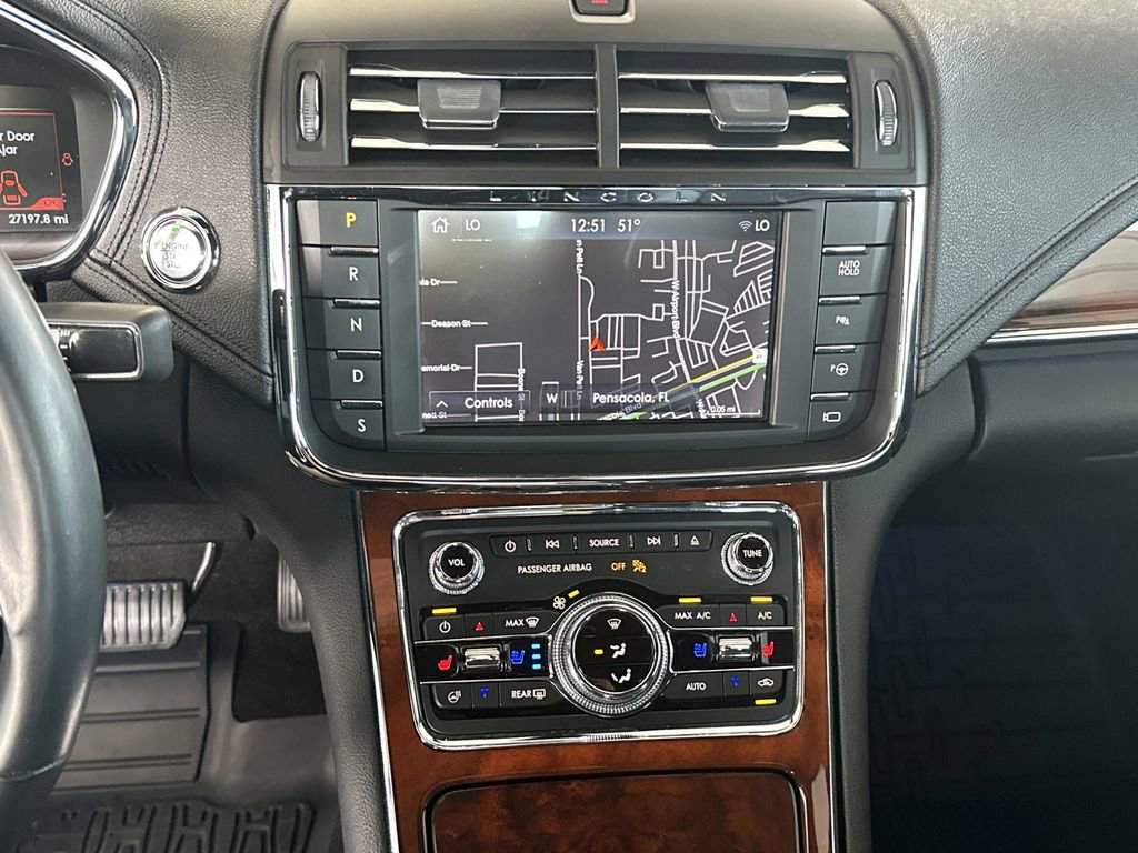 Used 2020 Lincoln Continental Reserve w/ Luxury Package image 22