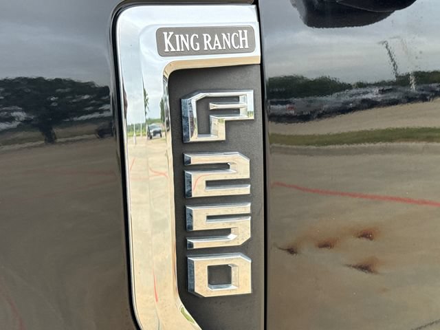 Used 2017 Ford F250 King Ranch w/ King Ranch Ultimate Package AWD/4WD image 6