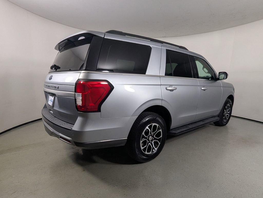 Used 2024 Ford Expedition XLT image 7