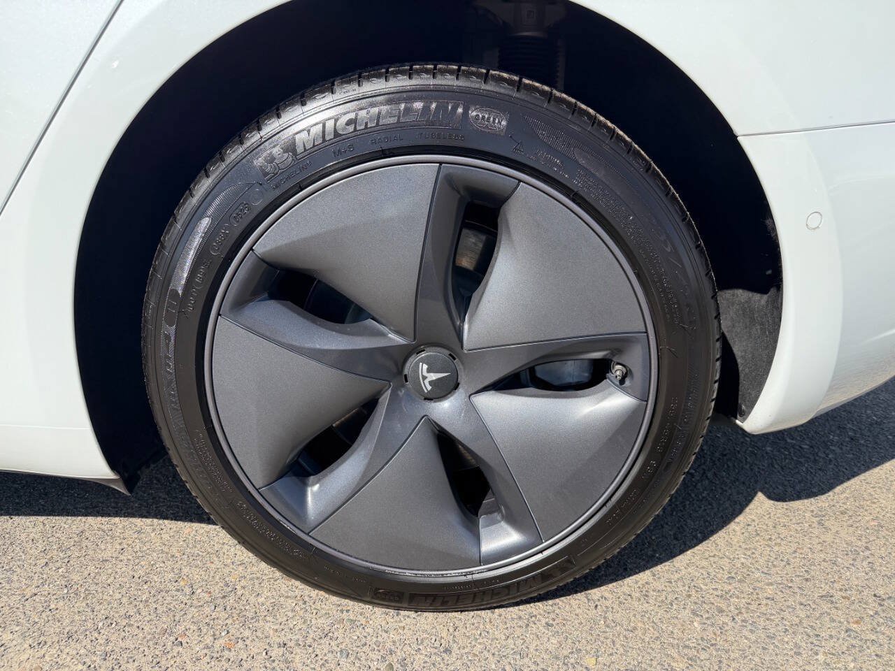 Used 2020 Tesla Model 3 Standard Range Plus RWD image 10
