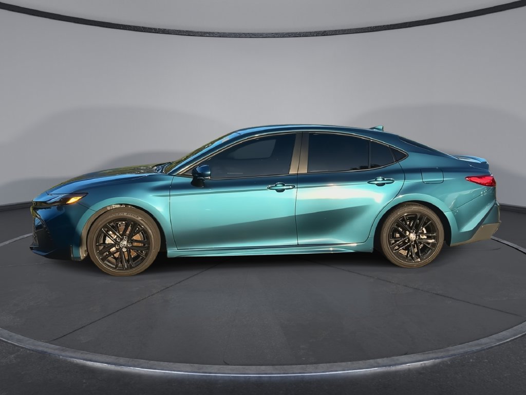 Used 2025 Toyota Camry SE FWD image 5