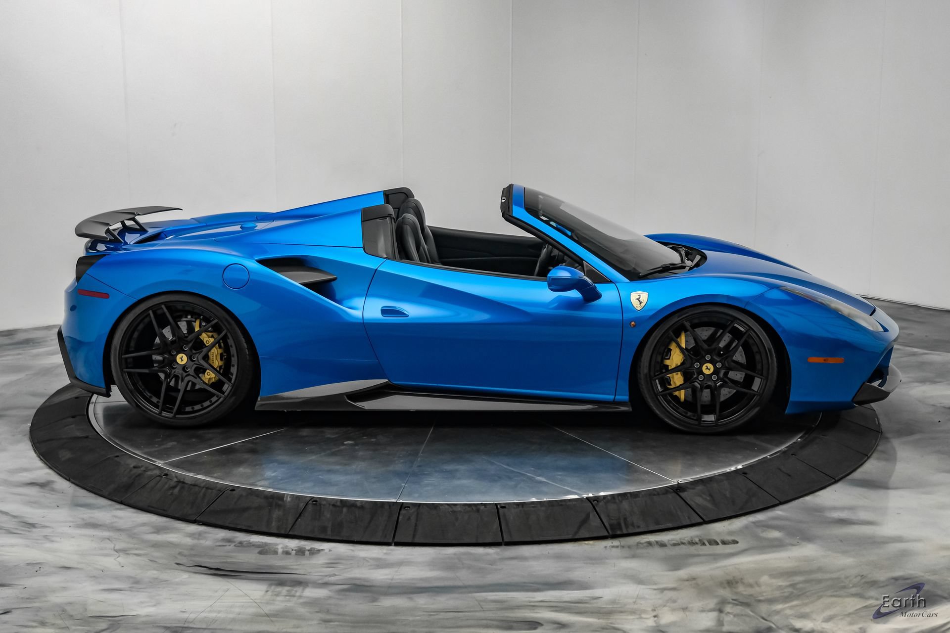 Used 2017 Ferrari 488 Spider RWD image 27
