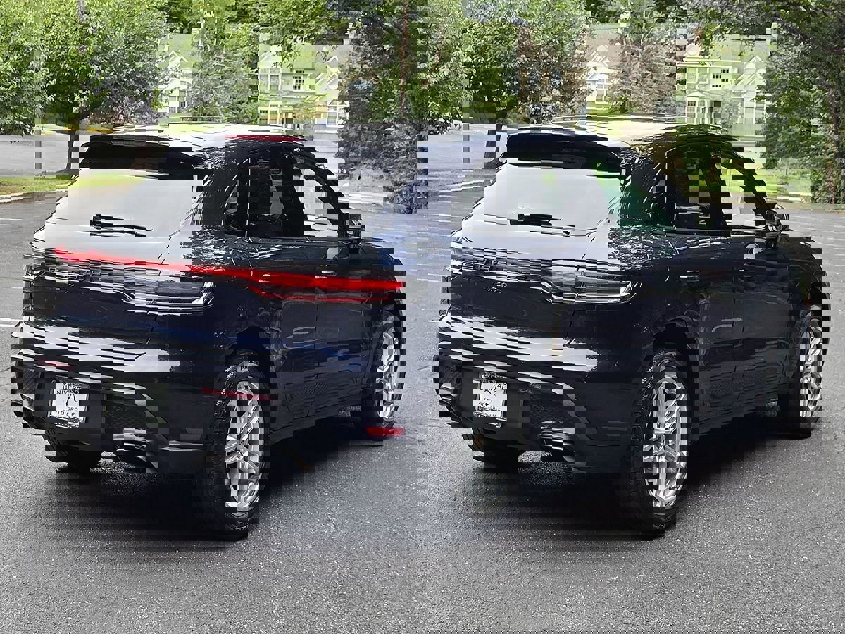 Used 2023 Porsche Macan image 6