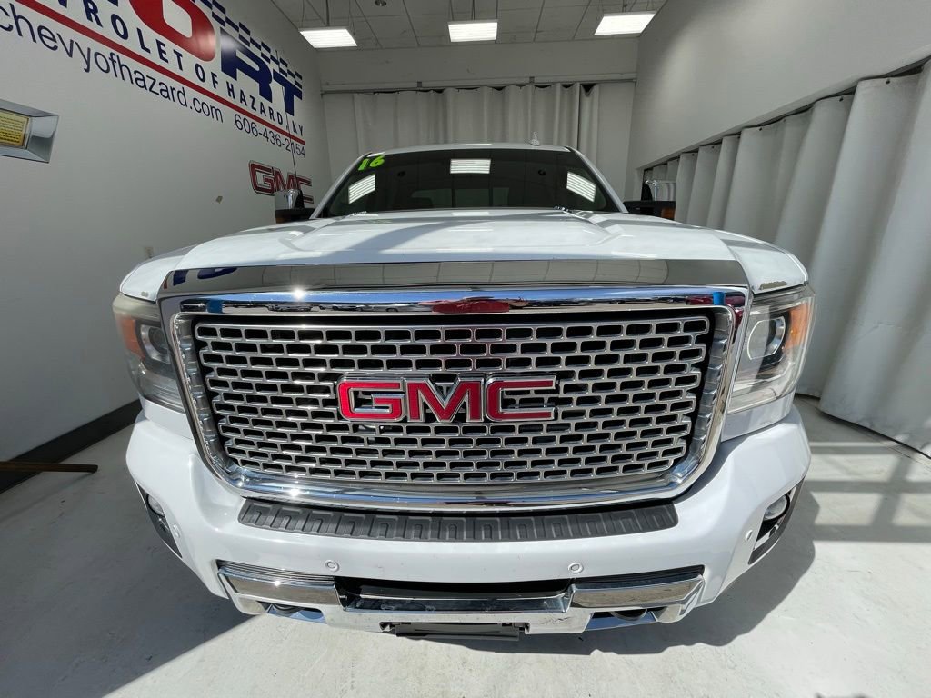 Used 2016 GMC Sierra 2500 Denali w/ Duramax Plus Package AWD/4WD image 2