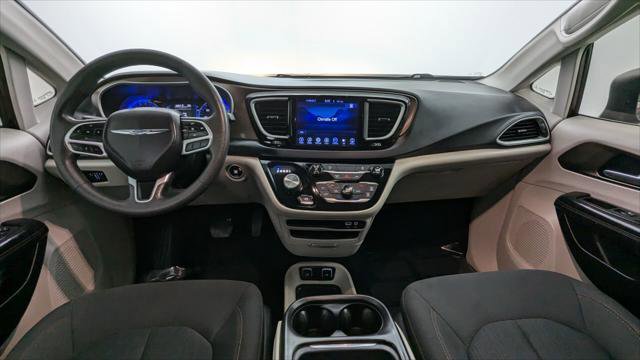 Used 2017 Chrysler Pacifica Touring Plus w/ Tire & Wheel Group image 26