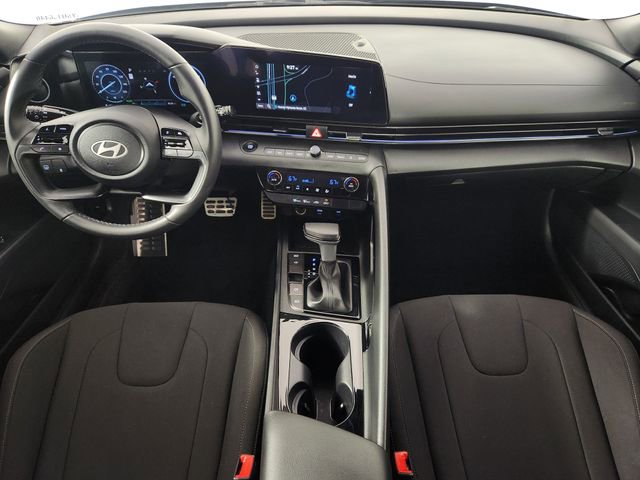 Certified 2025 Hyundai Elantra SEL FWD image 18
