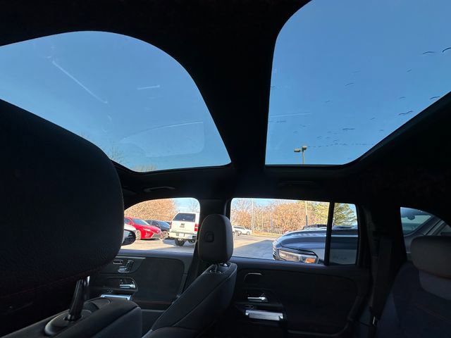 Used 2024 Mercedes-Benz GLB 250 image 40