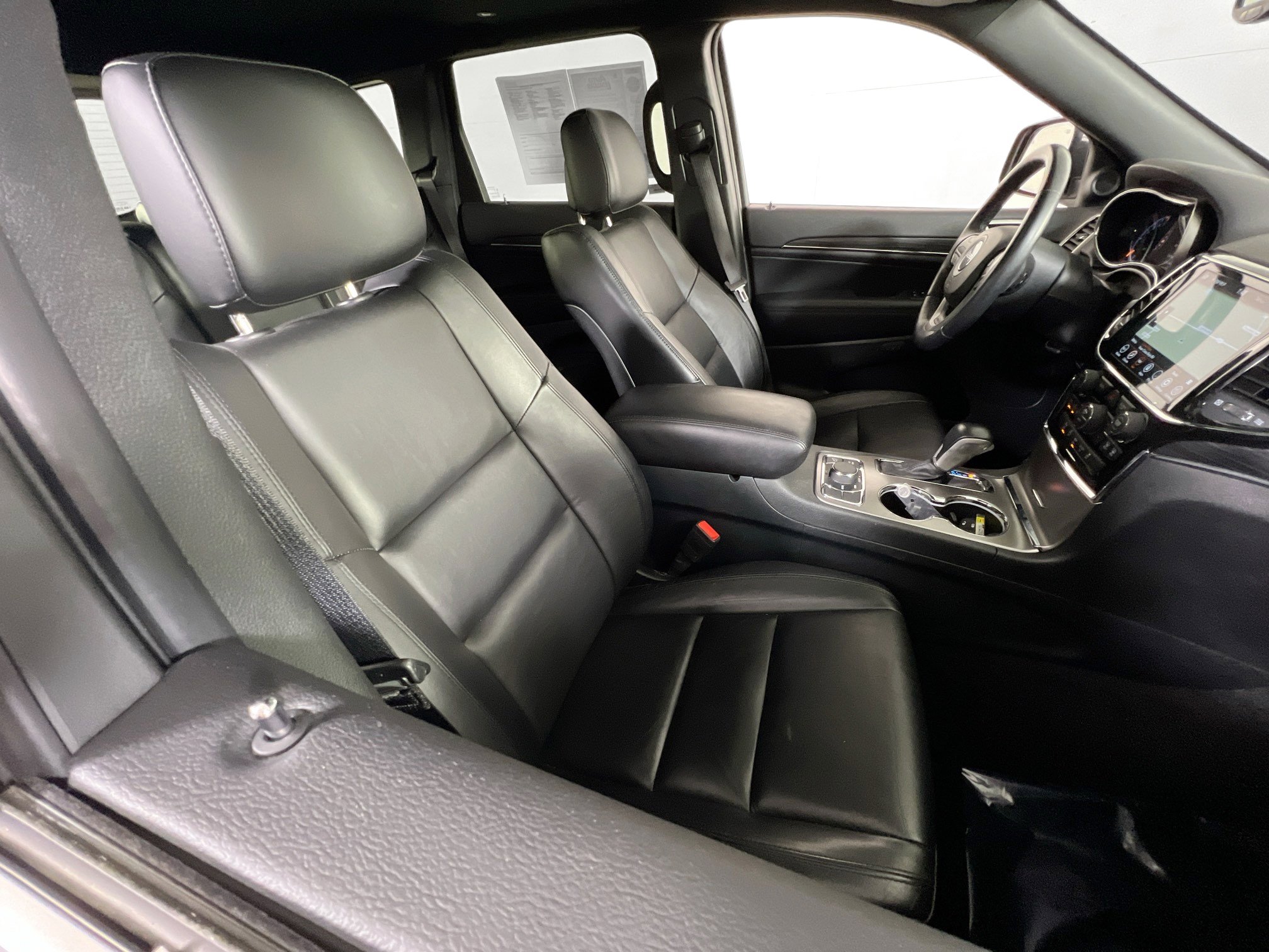 Used 2022 Jeep Grand Cherokee Limited image 28