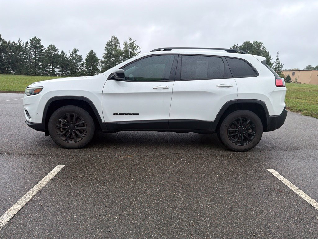 Used 2023 Jeep Cherokee Altitude Lux AWD/4WD image 4