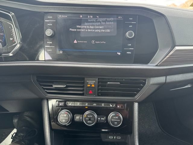 Certified 2024 Volkswagen Jetta SEL image 22