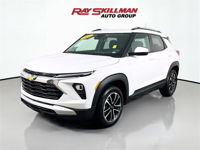 Used 2025 Chevrolet TrailBlazer LT image 3