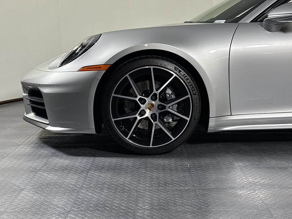 Certified 2025 Porsche 911 Carrera RWD image 28
