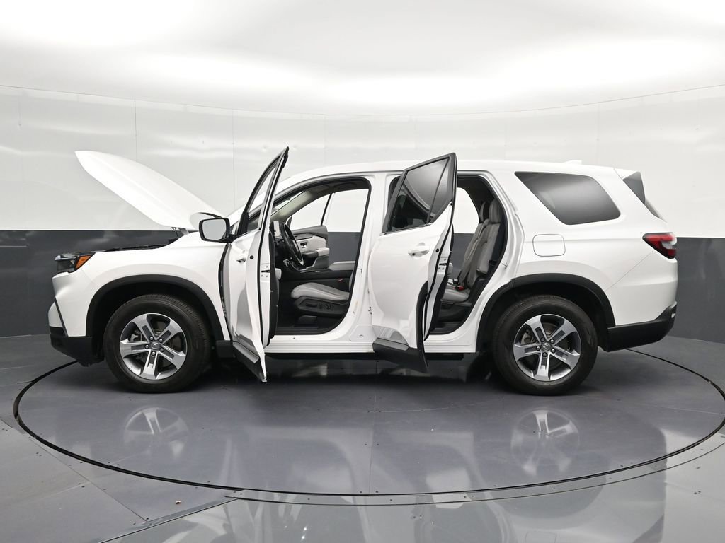 Used 2025 Honda Pilot EX-L image 43
