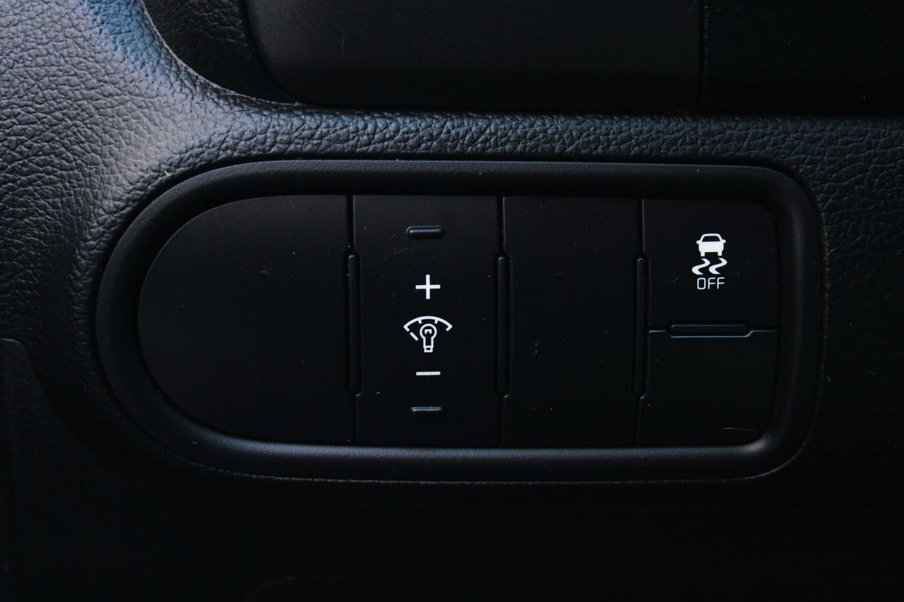 Used 2017 Kia Forte LX image 15