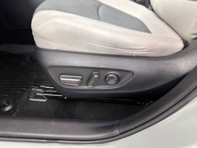 Used 2021 Toyota RAV4 XLE w/ Convenience Package AWD/4WD image 20