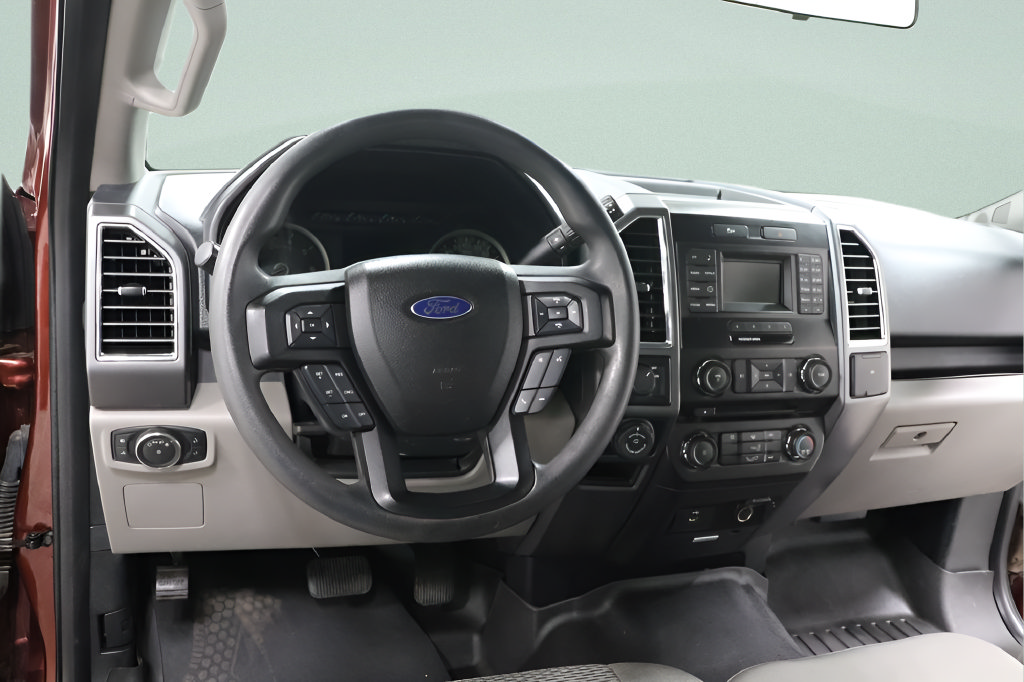 Used 2016 Ford F150 XLT w/ Trailer Tow Package RWD image 37