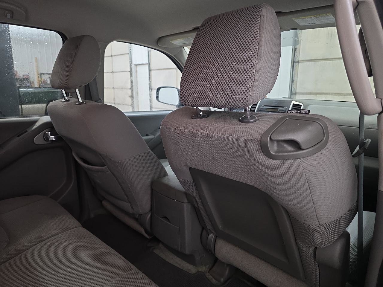 Used 2012 Nissan Frontier SV image 34