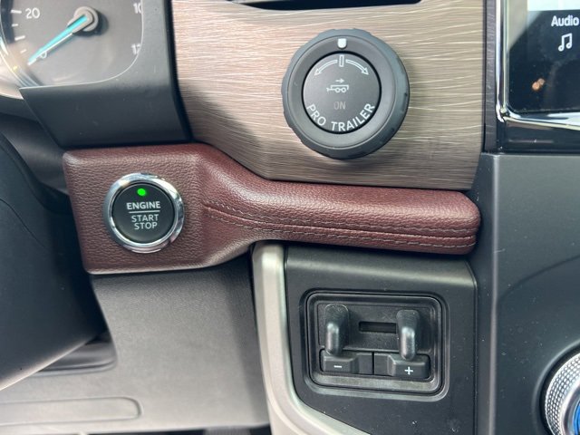 Used 2023 Ford Expedition Limited image 34