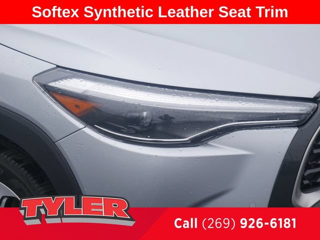 Used 2023 Toyota Corolla Cross XLE FWD image 10