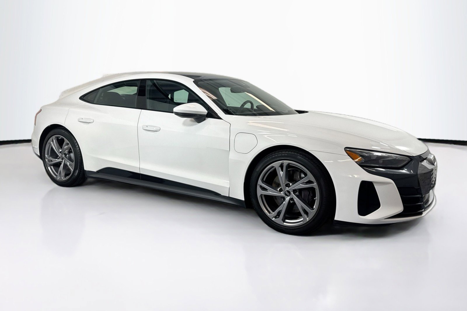 Used 2022 Audi e-tron GT Premium Plus image 3