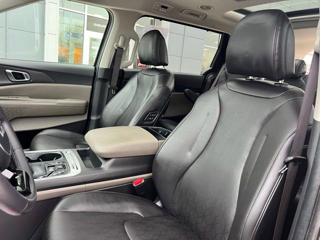 Used 2025 Kia Carnival SX image 19