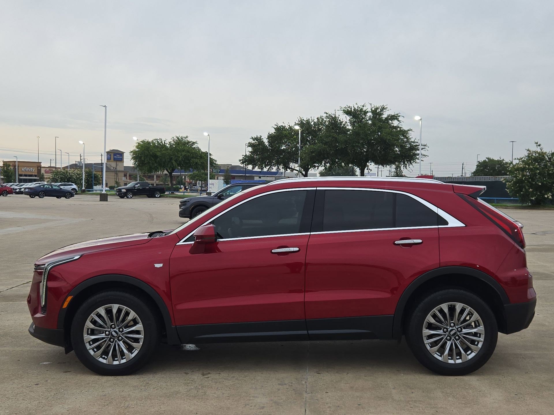 Used 2024 Cadillac XT4 Premium Luxury w/ Cold Weather Package FWD image 7