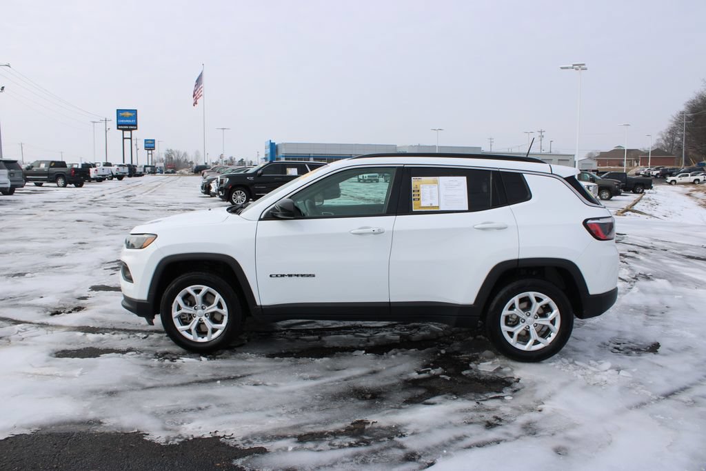 Used 2024 Jeep Compass Latitude AWD/4WD image 6