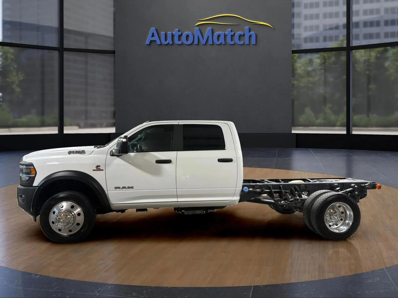 Used 2024 RAM 4500 SLT w/ Quick Order Package 2YG SLT AWD/4WD image 7