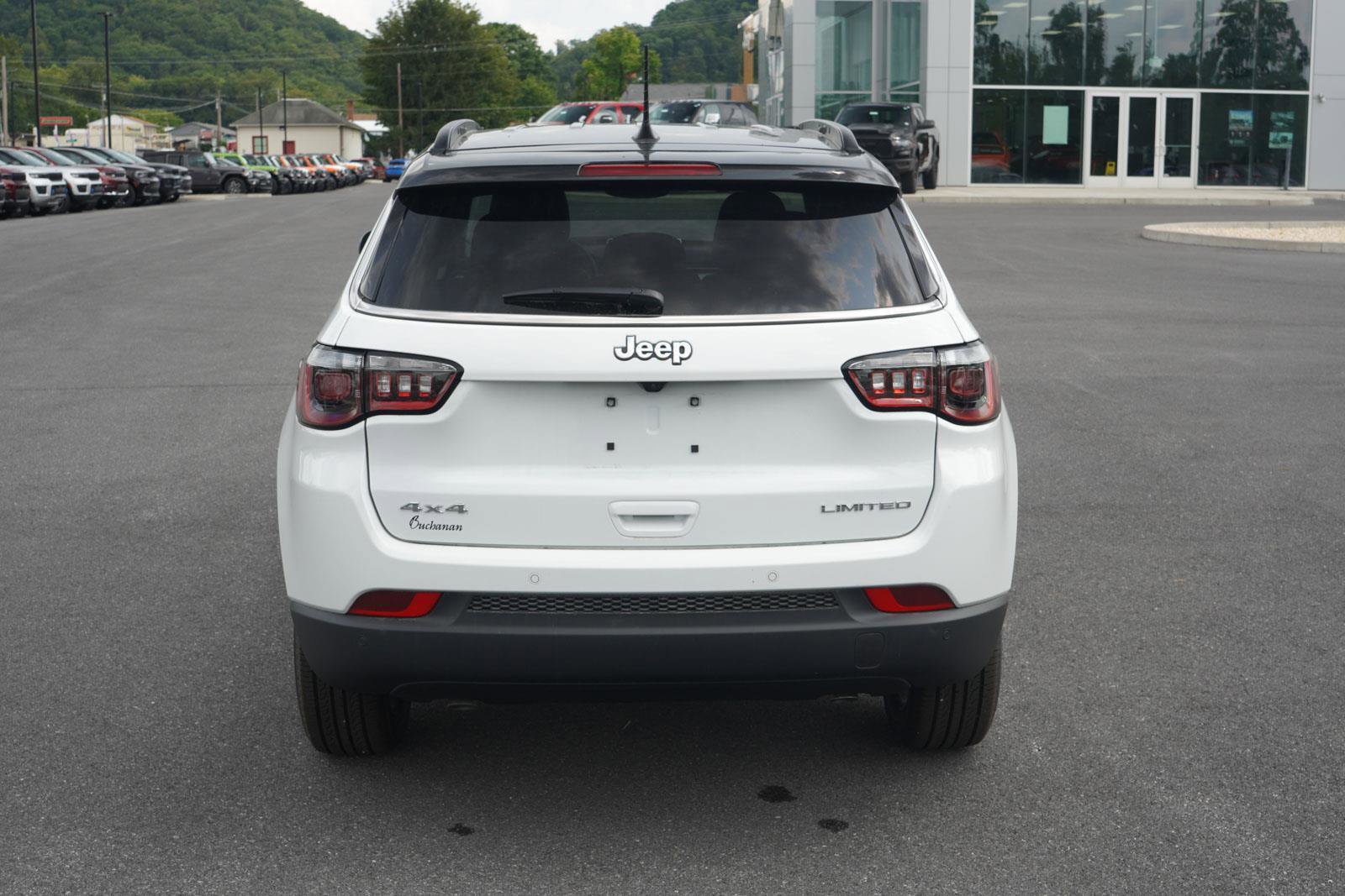 New 2025 Jeep Compass Limited image 4