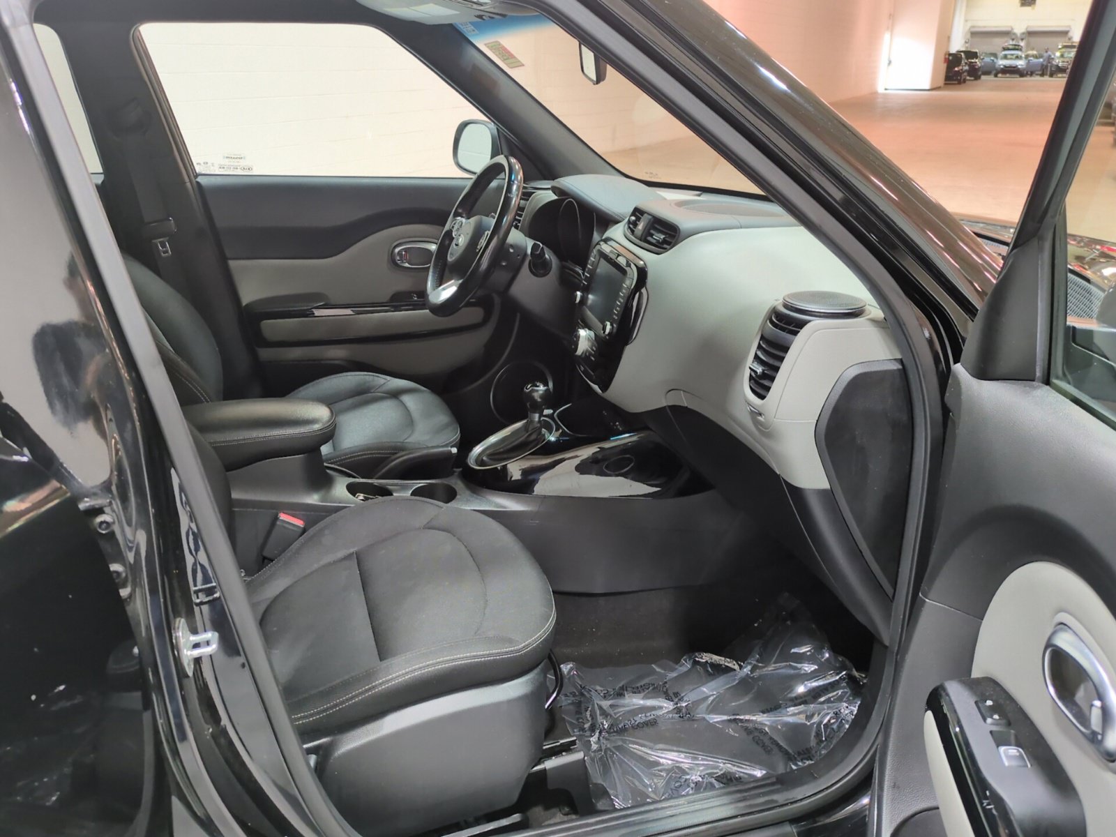 Used 2017 Kia Soul + w/ Audio Package FWD image 9