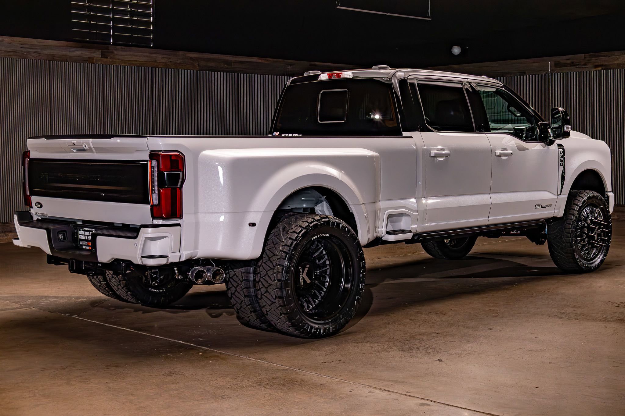 Used 2026 Ford F350 Platinum AWD/4WD image 10