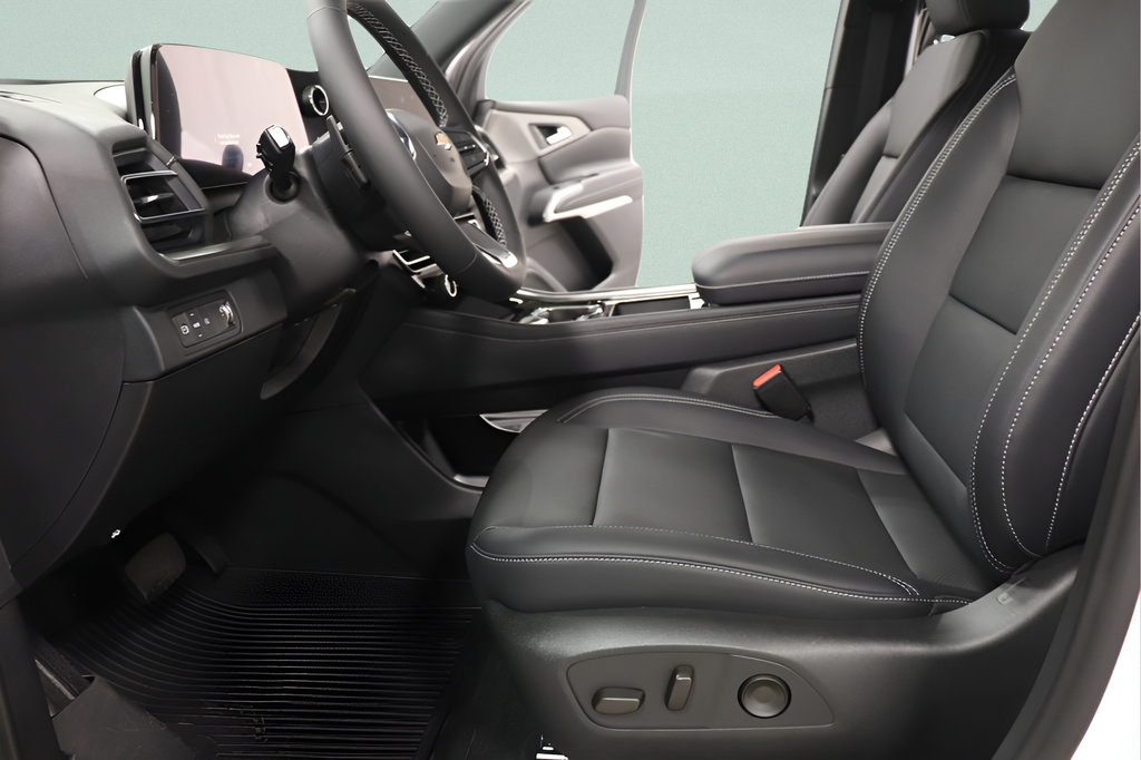 New 2027 Chevrolet Traverse LT w/ Sun and Wheel Package FWD image 22