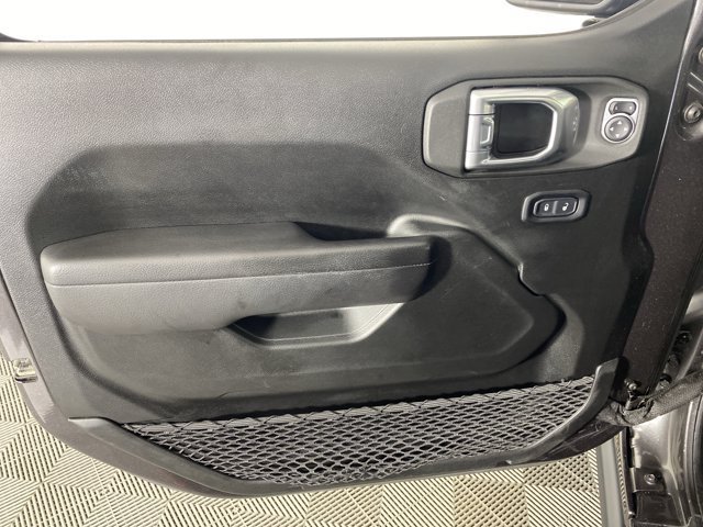 Used 2022 Jeep Wrangler Rubicon w/ Cold Weather Group AWD/4WD image 16