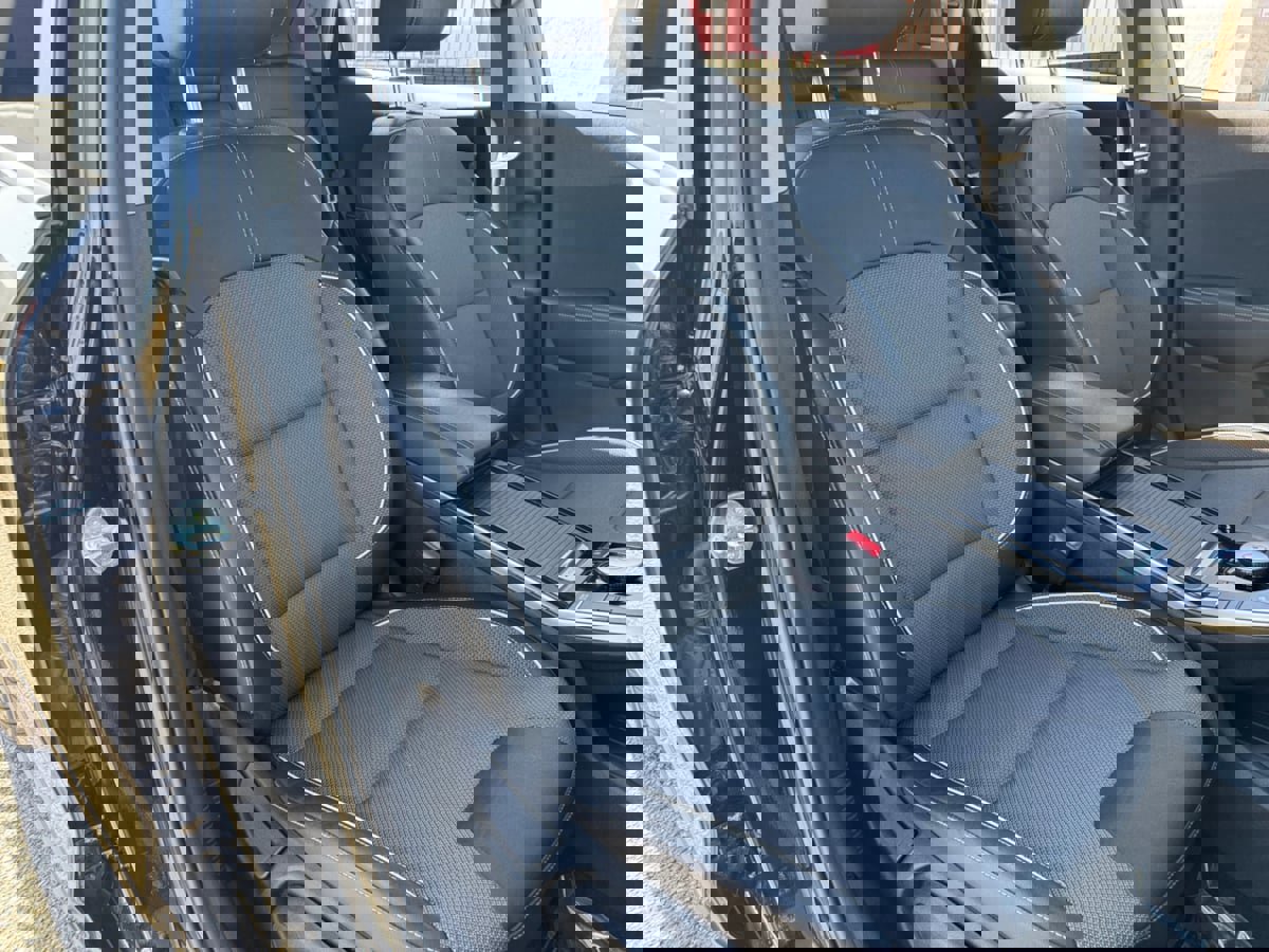 Used 2022 Kia Niro EX image 19