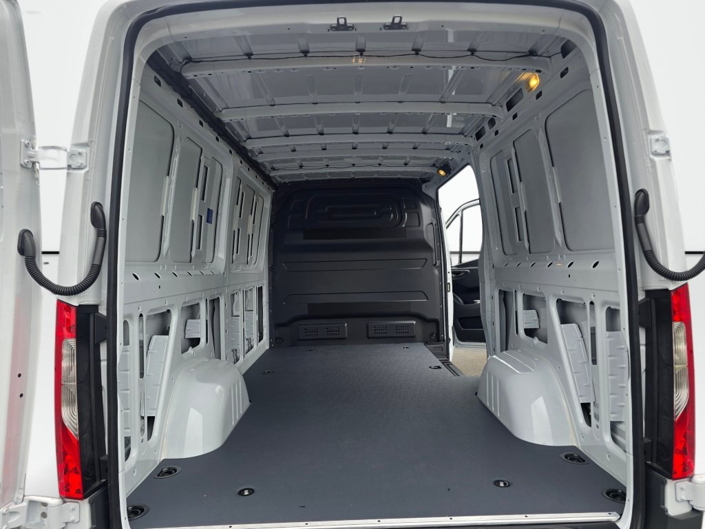 New 2026 Mercedes-Benz Sprinter 2500 image 13