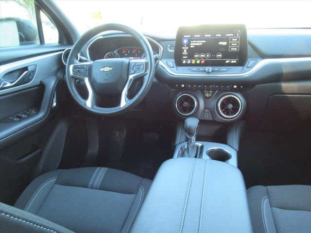 Used 2024 Chevrolet Blazer LT w/ Midnight/Sport Edition FWD image 13