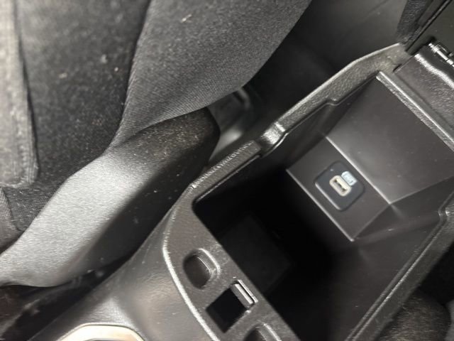 Used 2017 Jeep Renegade Latitude image 24