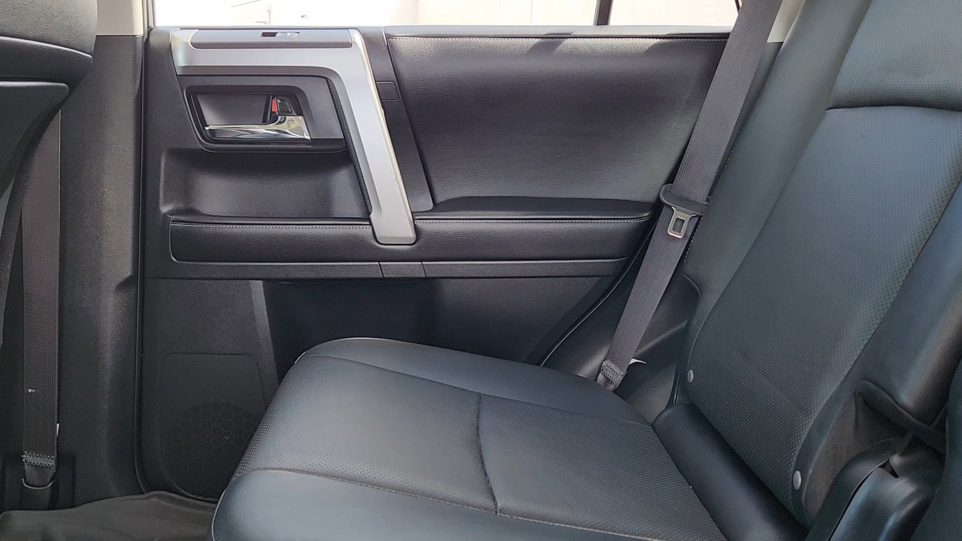 Used 2016 Toyota 4Runner Limited AWD/4WD image 16